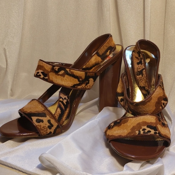 Vince Camuto Shoes - Vince Camuto Cheetah print heels